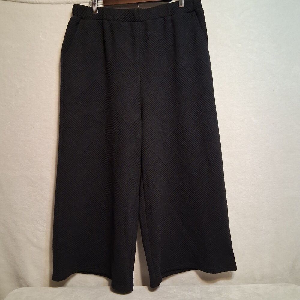 Entro 1X Pants Black Thick Textured Cropped Wide-Leg Beachy Cruise Resort Basic